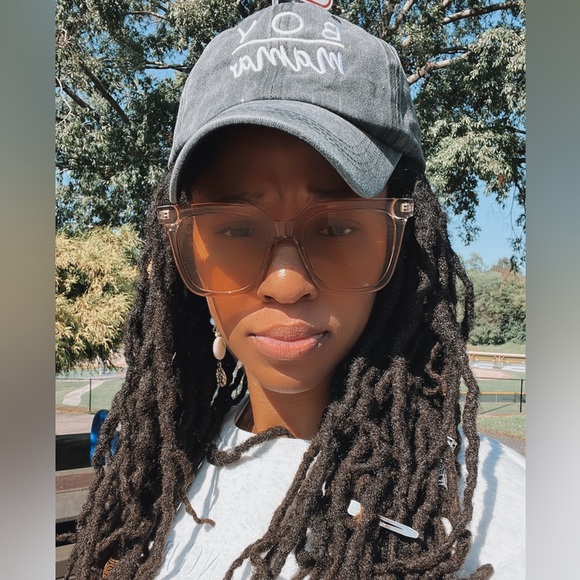 Meet your Posher, Bri - Picture 3 of 5